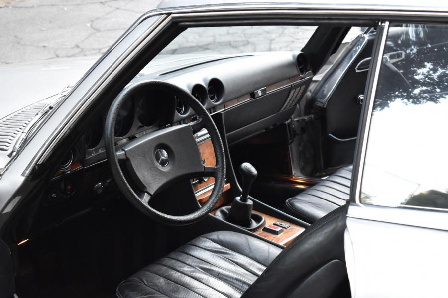 Интерьер Mercedes-Benz 280 SLC (C107) 1980 года  (EU) (фото 54 из 102)